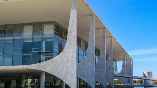 Risco-país do Brasil dispara 26% após resultado das eleições