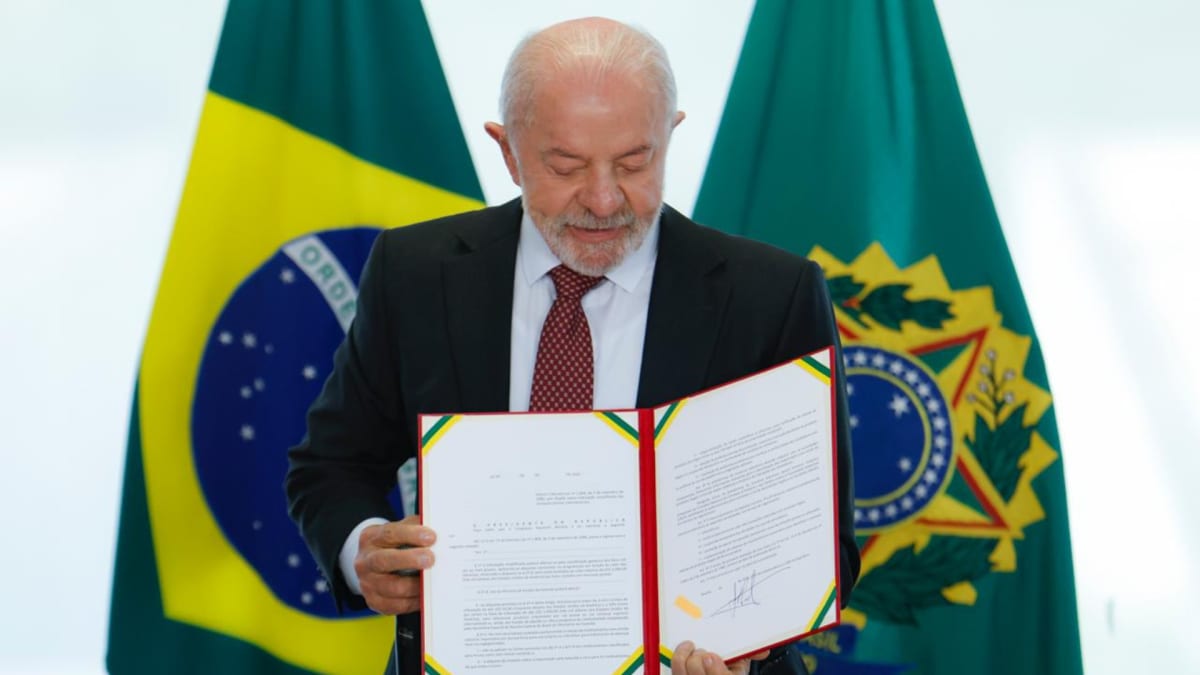 Lula sanciona a permanência do Move Brasil e amplia linhas de financiamento