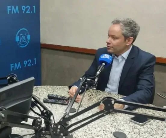 Prefeito Pedro Almeida atualiza trabalhos da administração na Rádio Planalto News