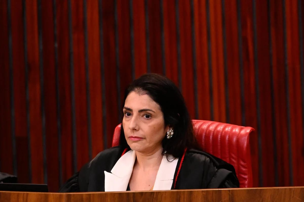 Ministra do TSE pede mais tempo para analisar suspensão de pesquisa da AtlasIntel