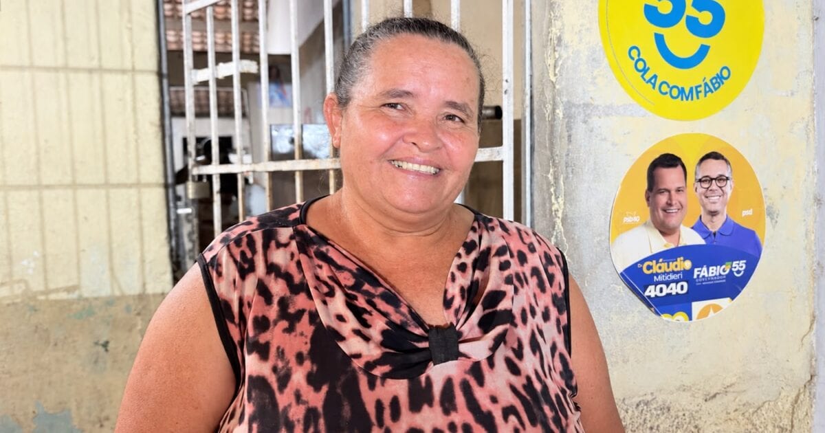 Cláudio Mitidieri faz pisadinha em Nossa Senhora da Glória ao lado de Fábio