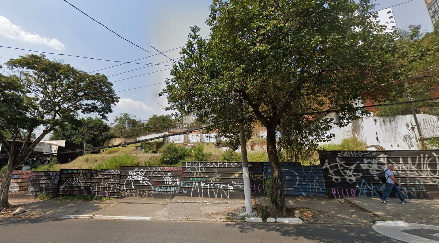 Justiça barra prédio de 22 andares no Sumaré por presença de nascentes