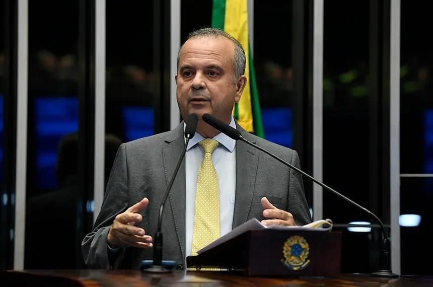Rogério Marinho se manifesta sobre ida de Flávio aos EUA