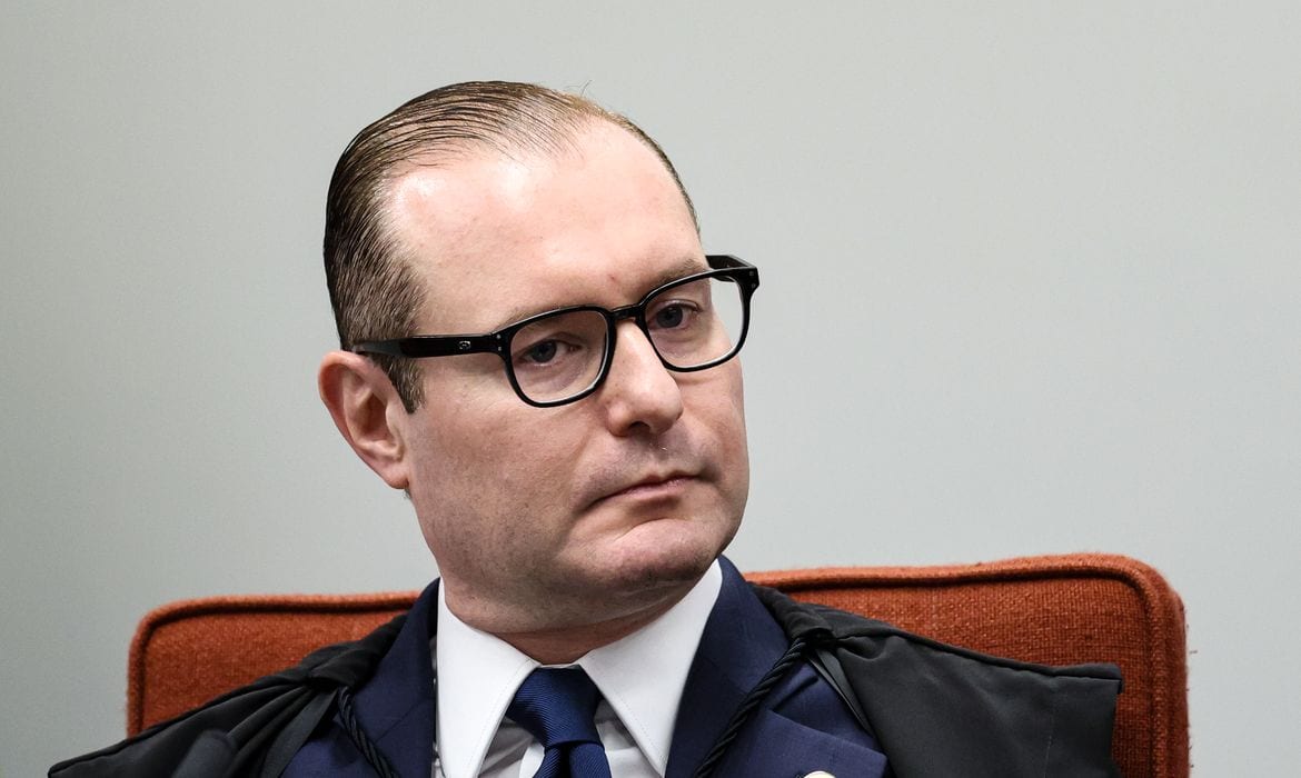 Imprensa internacional pontua caos e desconfiança no sistema eleitoral com decisão de Zanin