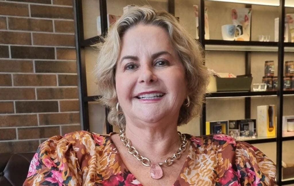 Warner Pires Solicita Exoneração da Secretaria da Mulher em Contexto de Alinhamento Político do Filho
