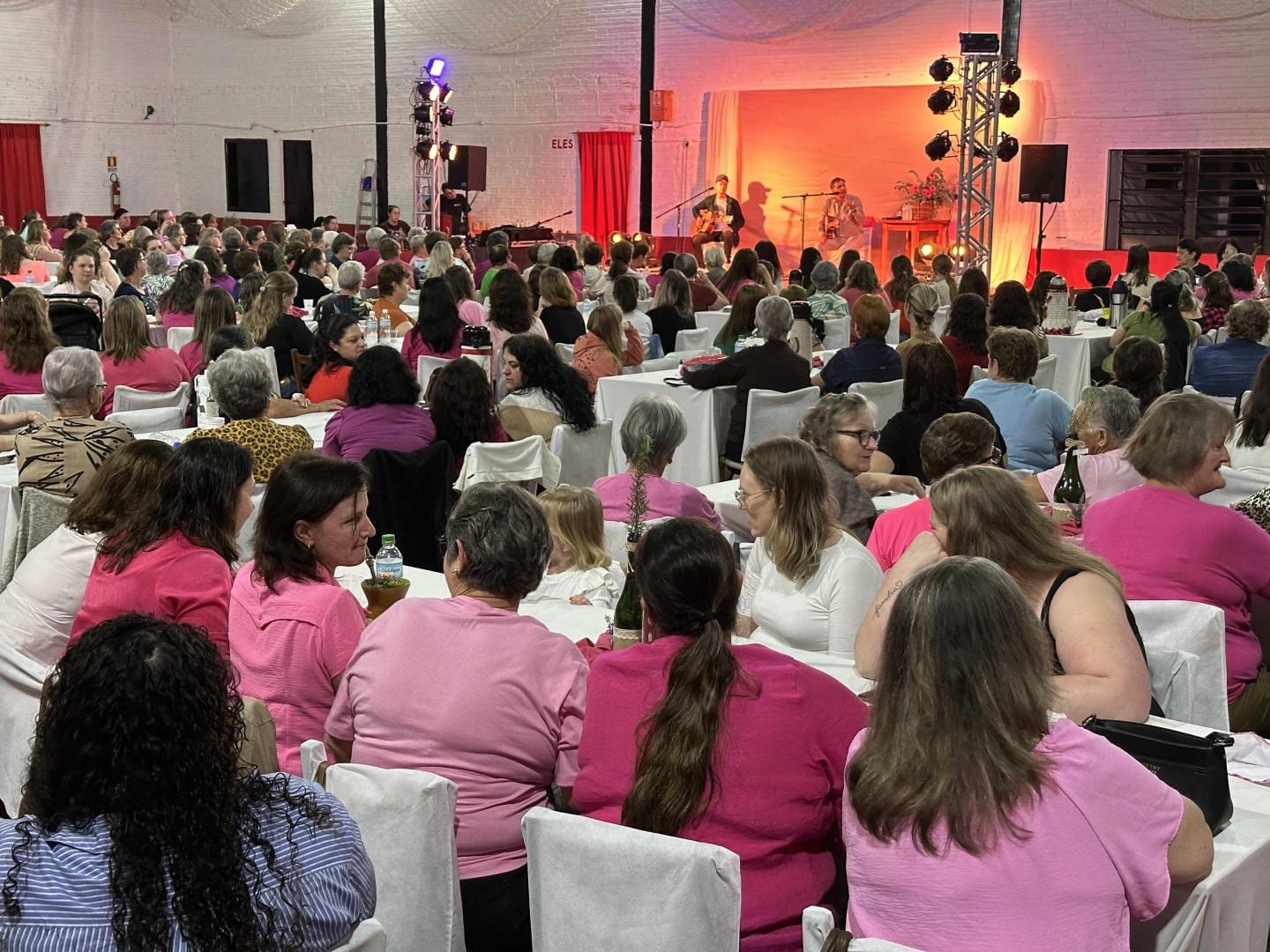 Westfália reúne cerca de 400 mulheres em evento de conscientização sobre saúde e prevenção