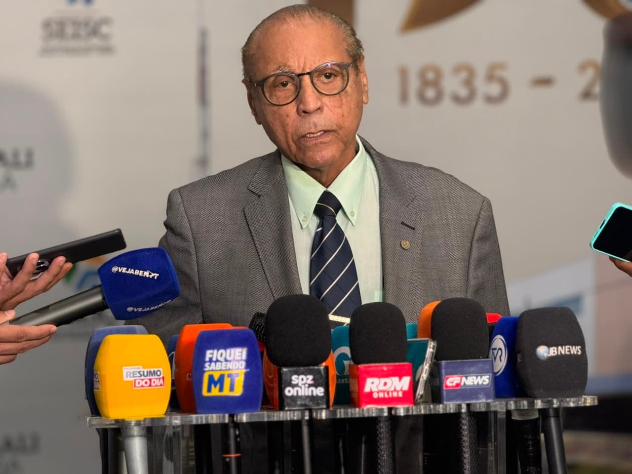 Júlio Campos descarta secretaria e diz que vai cuidar dos negócios da família