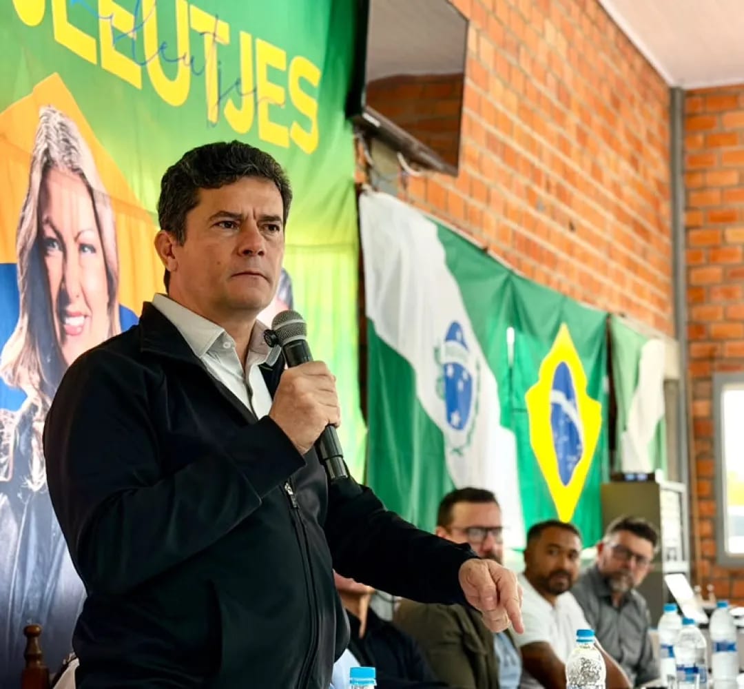 Moro tem 43% e Sandro e Requião empatam tecnicamente no Paraná