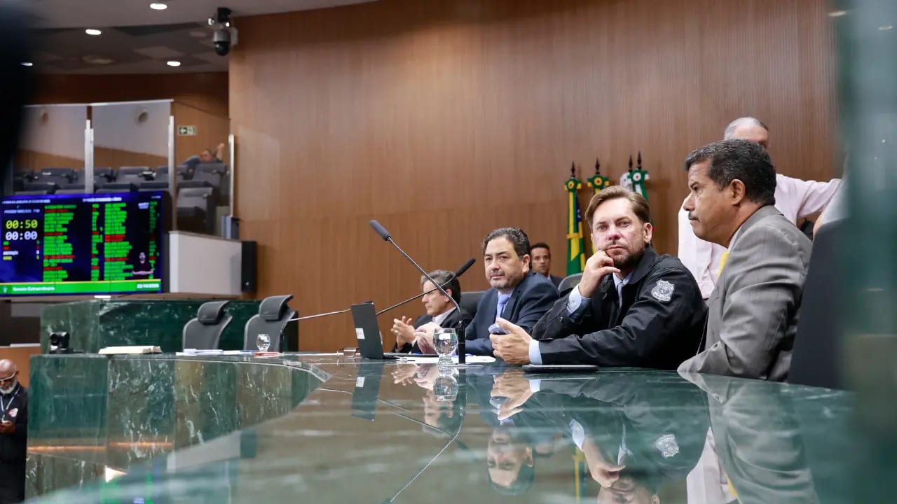 Deputados tentam unificar candidatura à presidência da Alego; Talles quer apoio de Daniel e Caiado