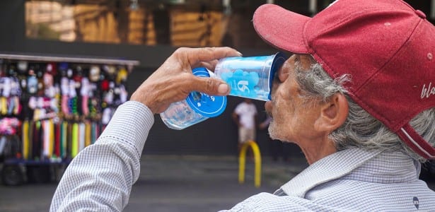 Ondas de calor e poluição aumentam risco de AVC em idosos, constata estudo
