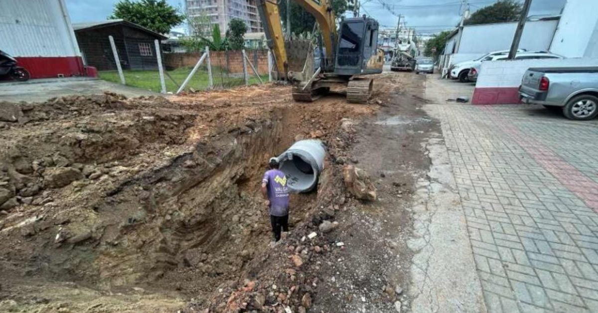 São José inicia obras de drenagem em Areias nas ruas Léo Pauli e Leonel Felisbino