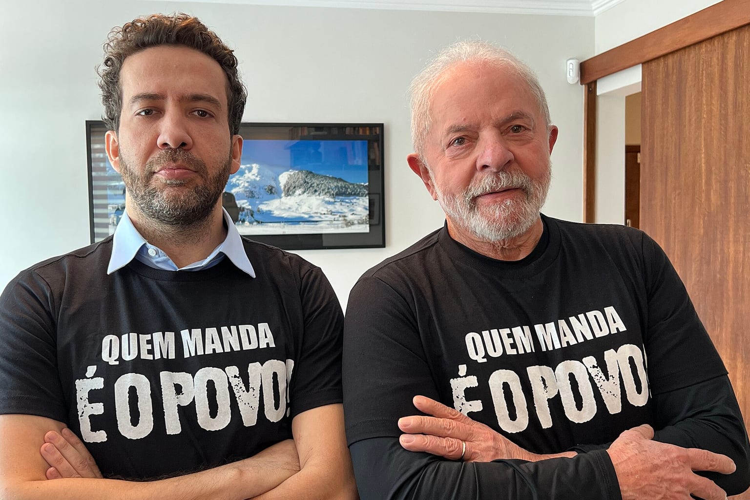 Um Passarinho Me Contou: o Exército de Janones na mira do TSE e um Flávio "menos Marçal" na Globo