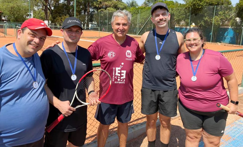 Festival de tênis reúne participantes do projeto Esportes 60+ e celebra saúde, convivência e boas memórias