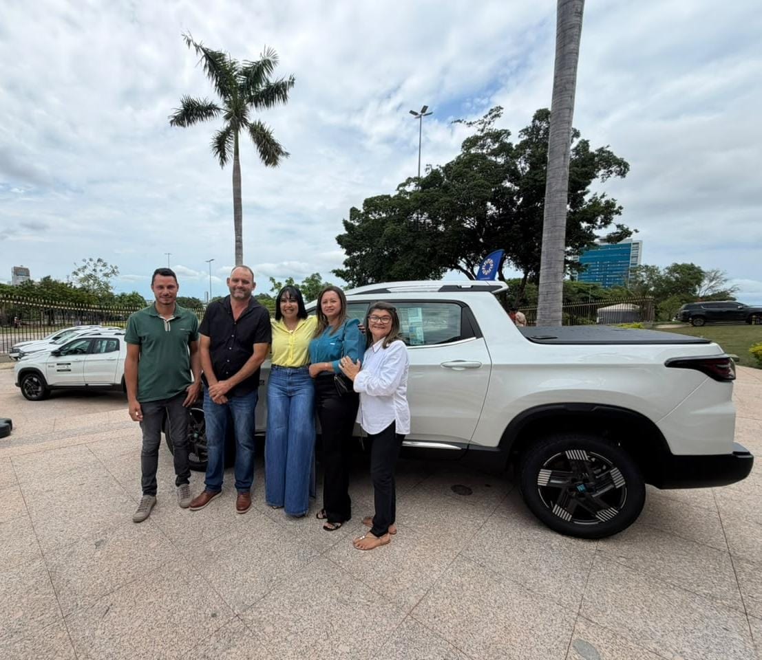 Deputada Janad Valcari articula entrega de caminhonete para reforçar assistência social em Barrolândia