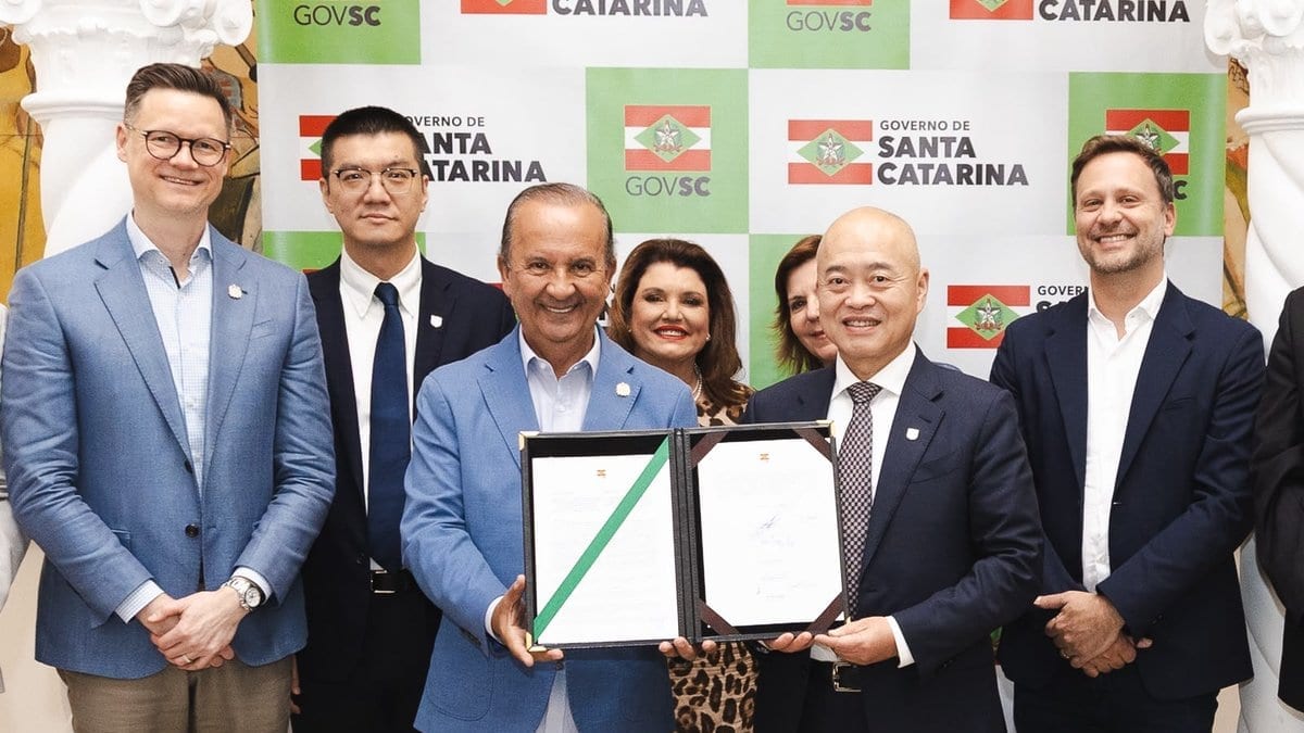 Governador Jorginho Mello anuncia investimento de milhões da chinesa United Imaging em Joinville