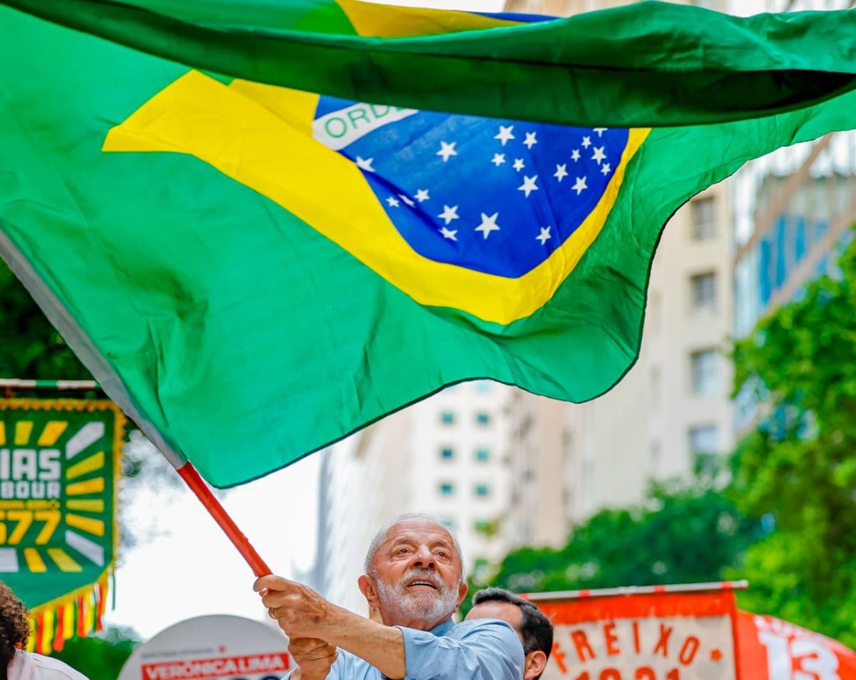 Redes bolsonaristas difundem boato sobre violência após eleição, diz colunista do Globo