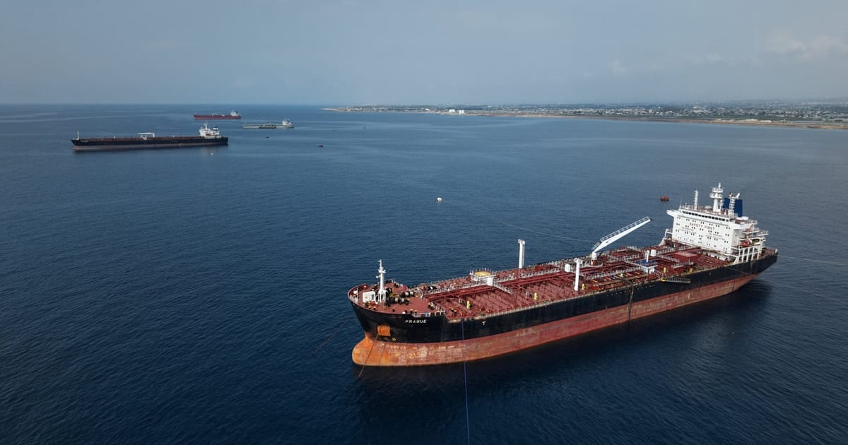 Petróleo sobe com combates no Iêmen e ataque a refinaria na Arábia Saudita