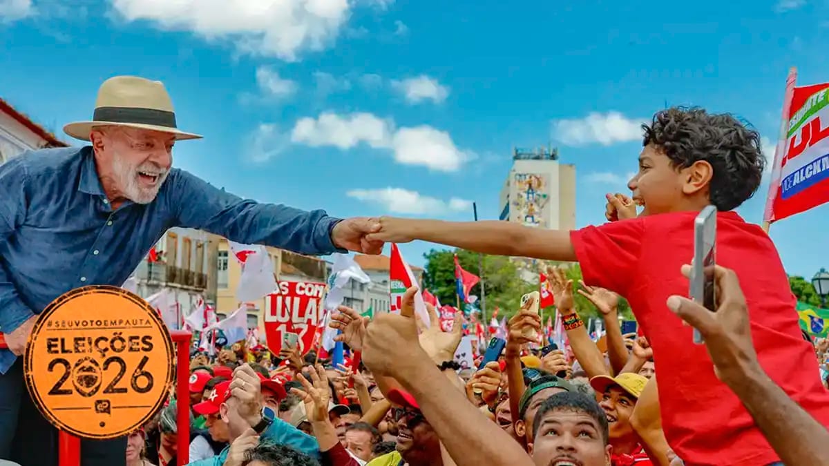Apoiadores de Lula realizam passeata em Bragança Paulista