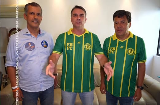 Flávio Bolsonaro anuncia apoio a Carlos Sant'Anna ao Senado em Pernambuco