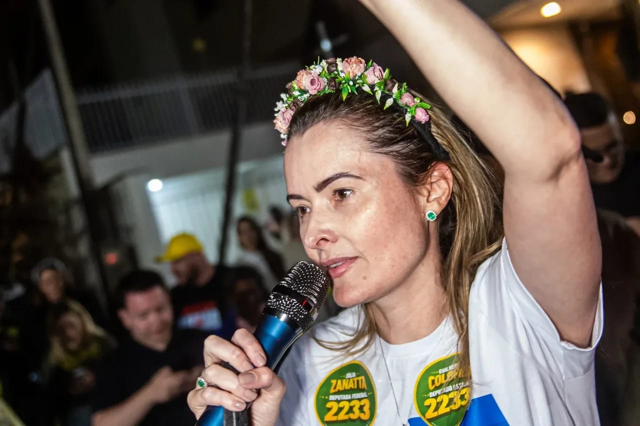 Júlia Zanatta bateu recorde com 560 mil votos em SC