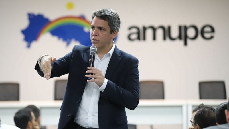 Lei 19.344/2026 em Pernambuco tira veículos do TFD das regras de fretamento