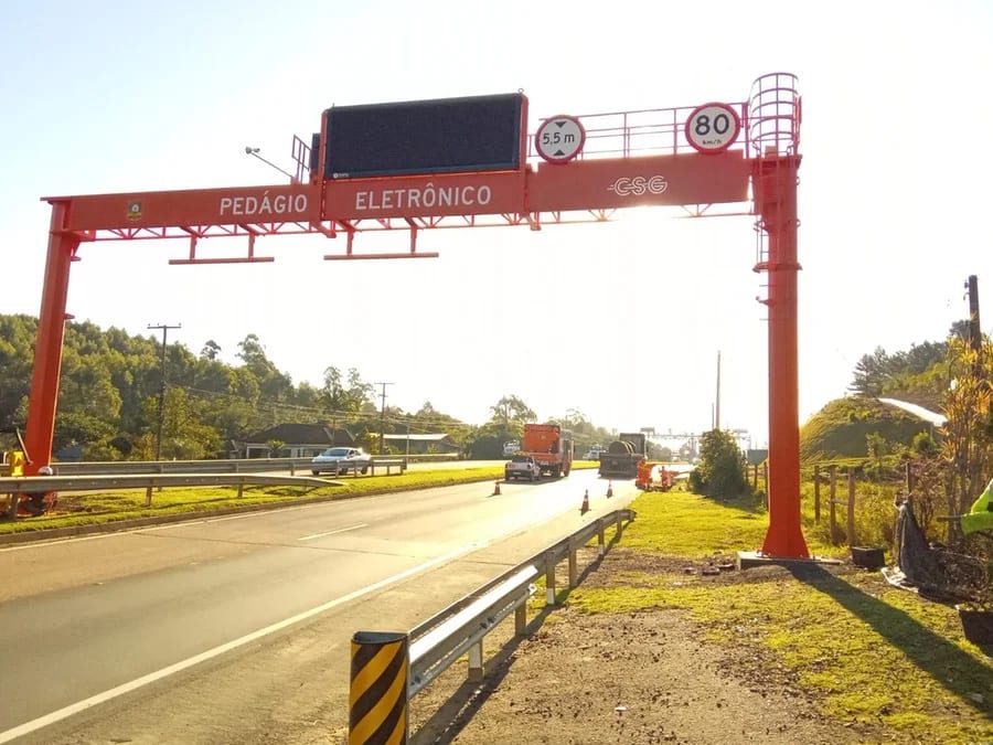 RS anula 715 mil multas de free flow; reembolso começa em novembro