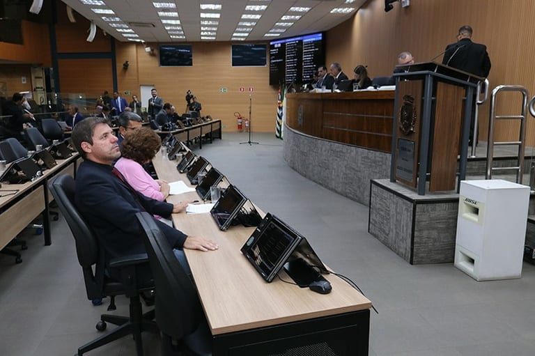 Campinas aprova placas de 'ambiente silencioso' para pessoas com TEA