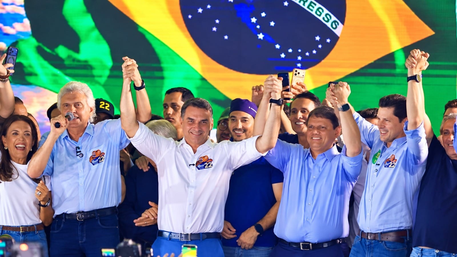 Zema e Caiado fecham apoio a Flávio Bolsonaro no 2º turno para barrar retorno do PT