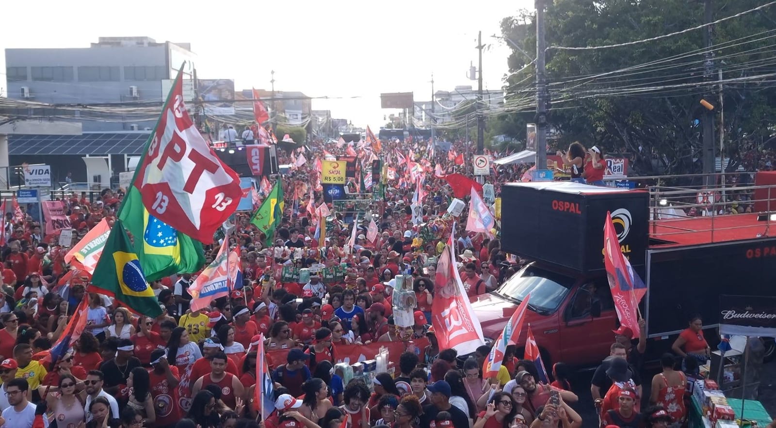 Caminhada em apoio a Lula é realizada em Aracaju