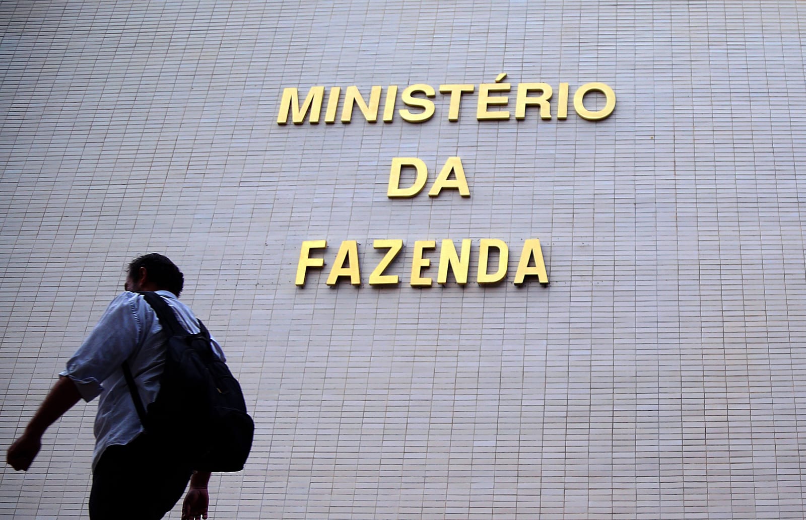 Governo registra superávit de R$ 4,8 bilhões em setembro, aponta Tesouro Nacional