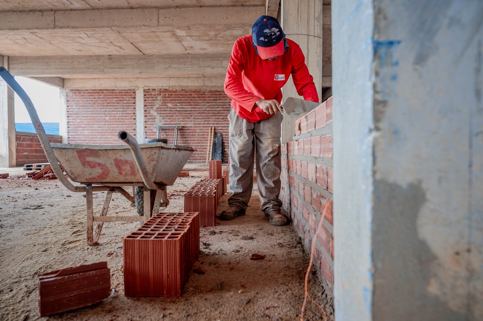 Escola Lions Anhanguera entra na fase de alvenaria; estrutura está 80% pronta
