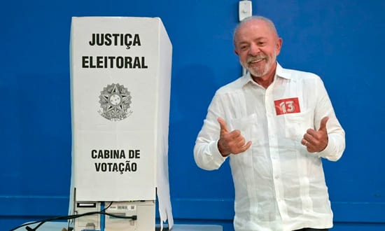 Lula vota e enaltece mobilização popular: "nunca vi nada igual"