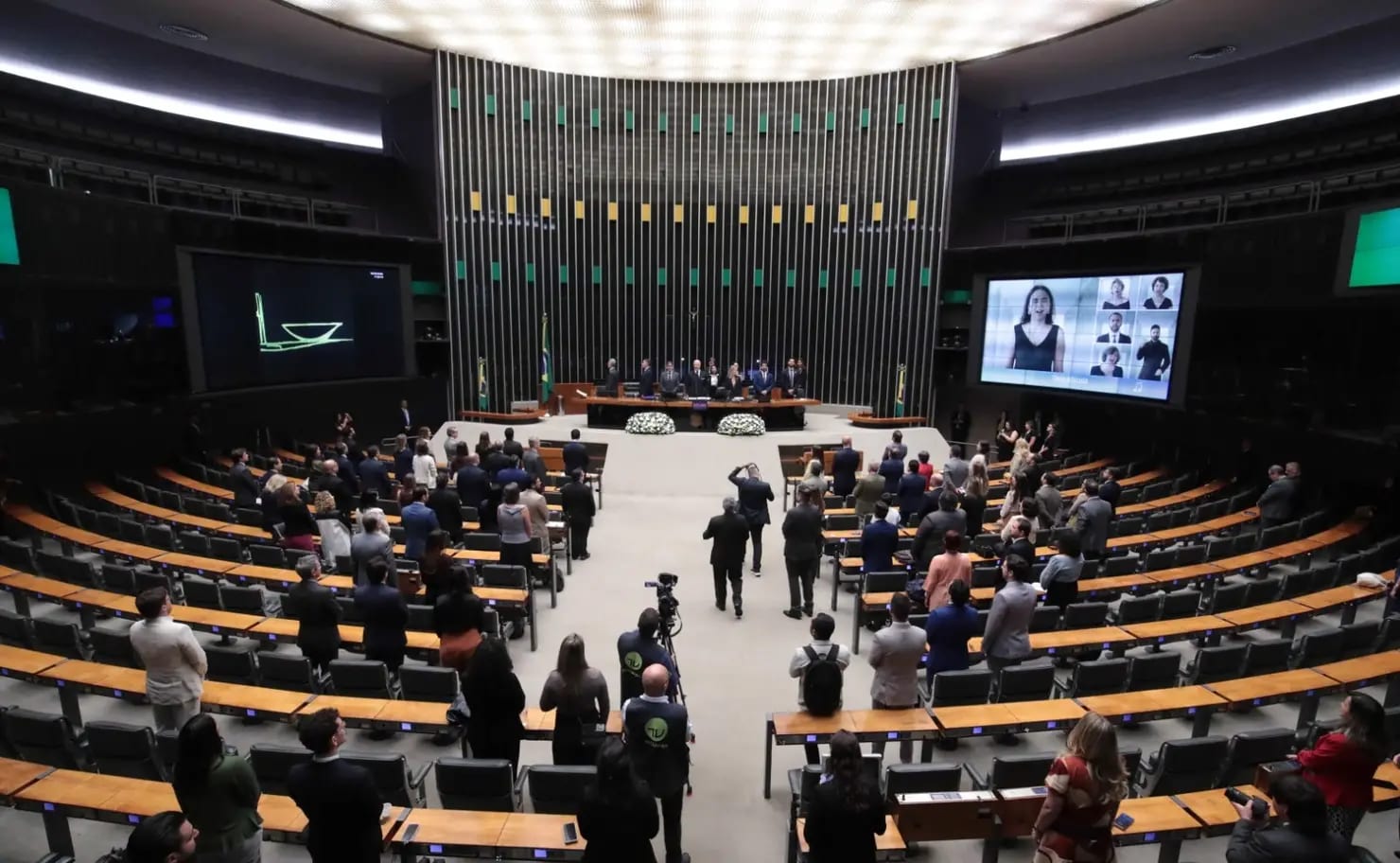 DF elege oito deputados federais; Fábio Felix tem votação recorde
