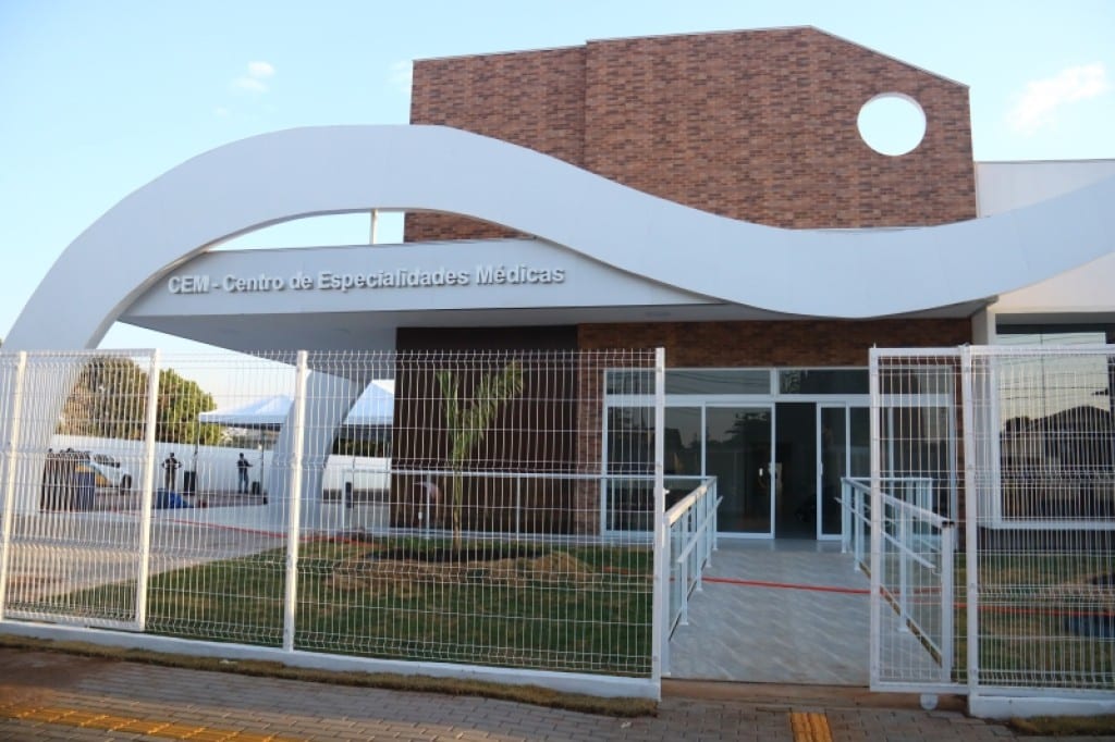 Sinop entrega duas ambulâncias e equipamentos de saúde nesta sexta (11)