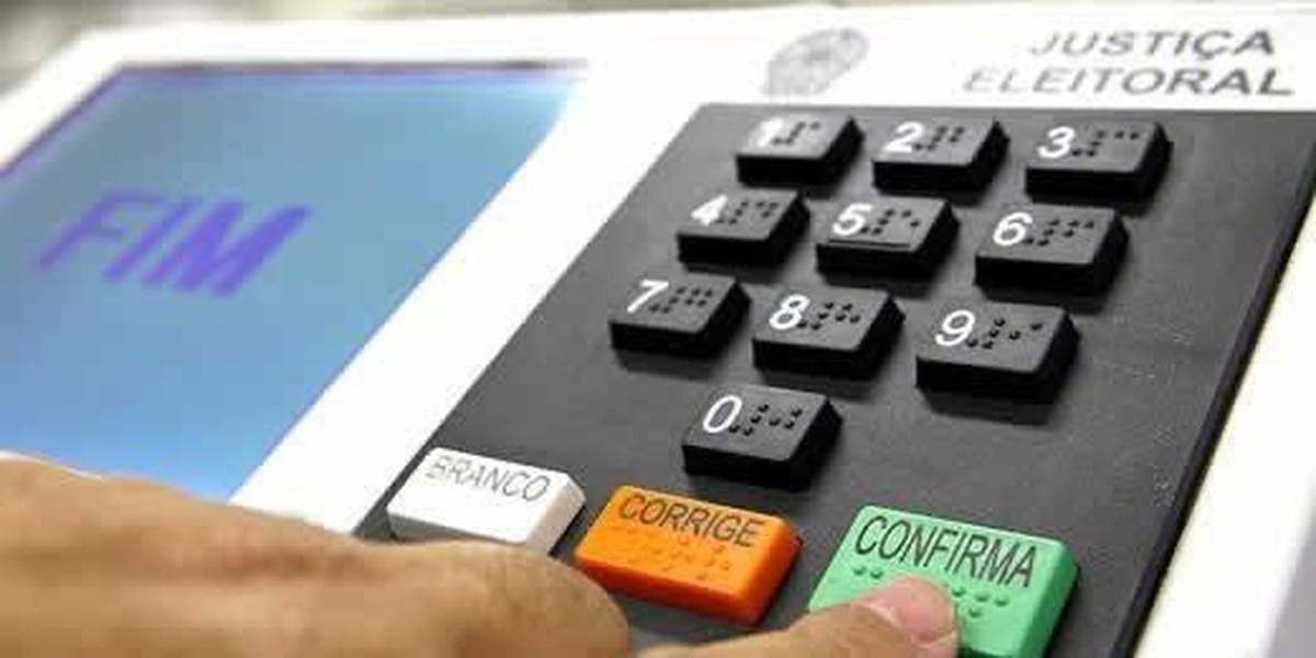 Quase mil candidatos com ações de impugnação fazem campanha. Por que a lei permite?