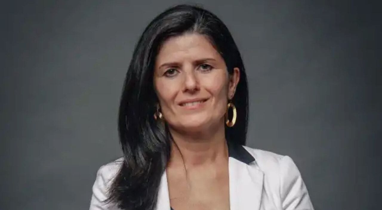 ‘Não existe cortar gastos no Brasil’, avalia Zeina Latif, que defende ajustes no abono salarial e no BPC
