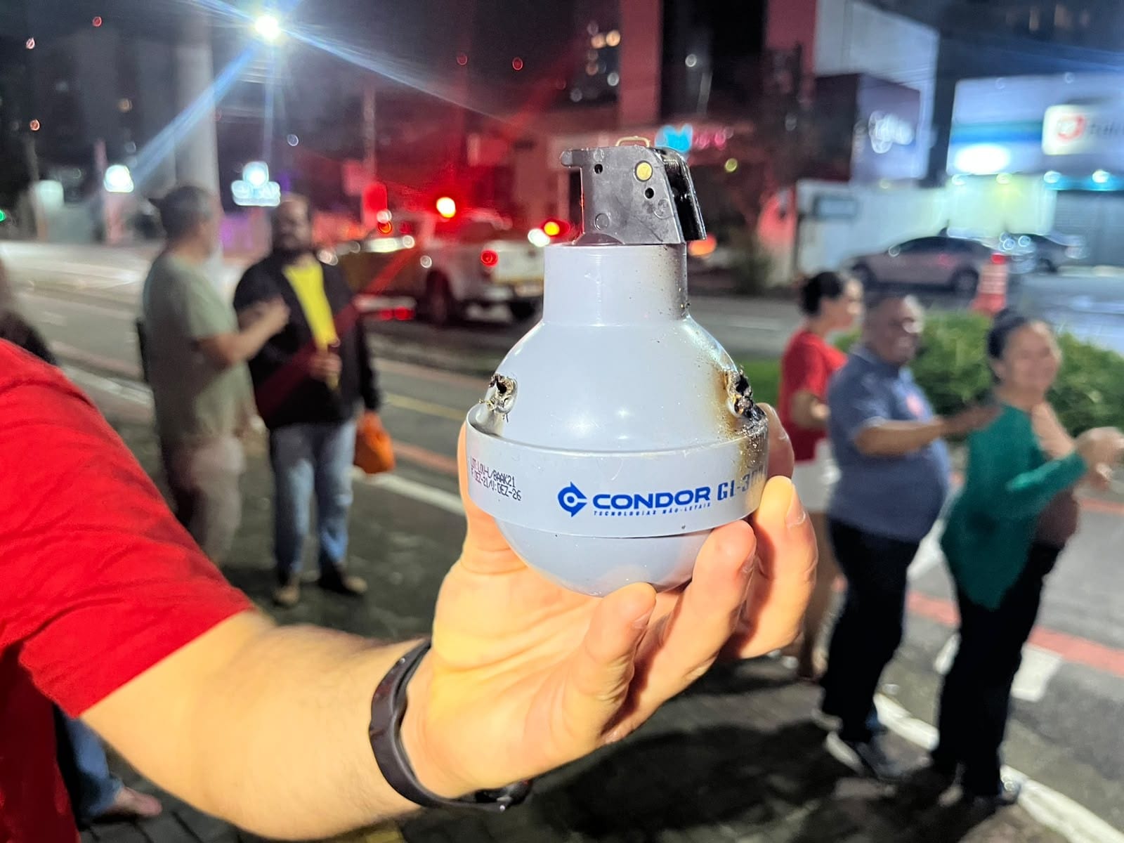 Apoiadores de Lula relatam pânico após GCM lançar gás lacrimogêneo em ato de vitória: ‘Todo mundo saiu correndo’
