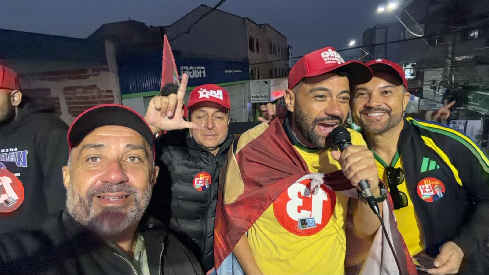 Dácio Batista participa de ato dos cegonheiros em apoio a Lula