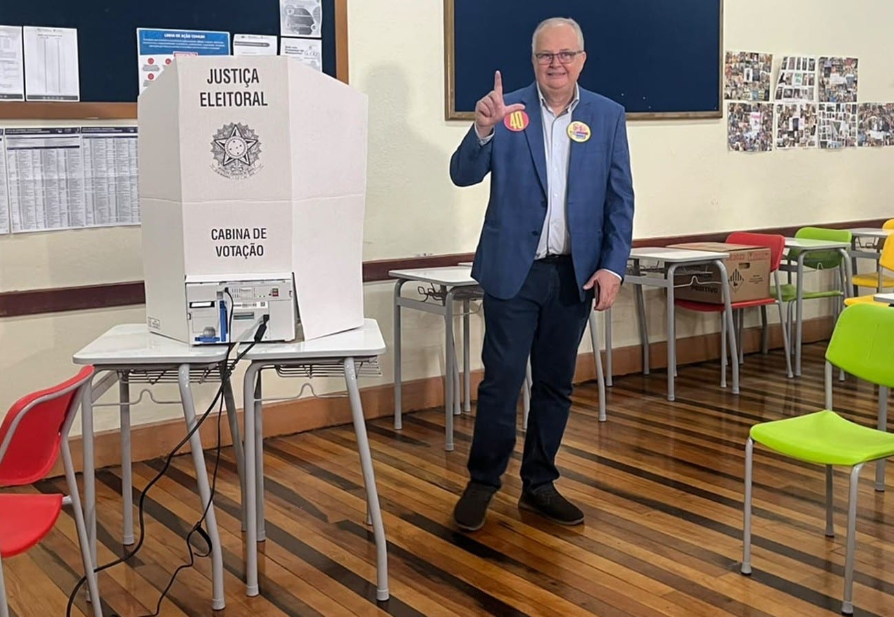 Afrânio Boppré (PSOL) votou em Florianópolis neste domingo (4)