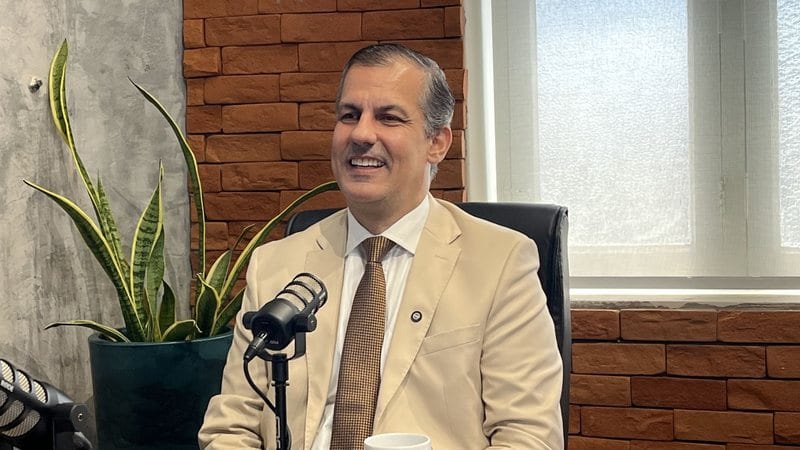 Carlos Sant'Anna é candidato ao Senado por Pernambuco; número de urna 300