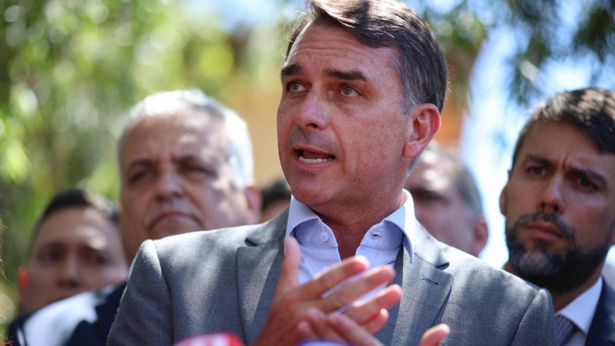 Flávio votará a favor do fim da escala 6 X 1 para reduzir danos