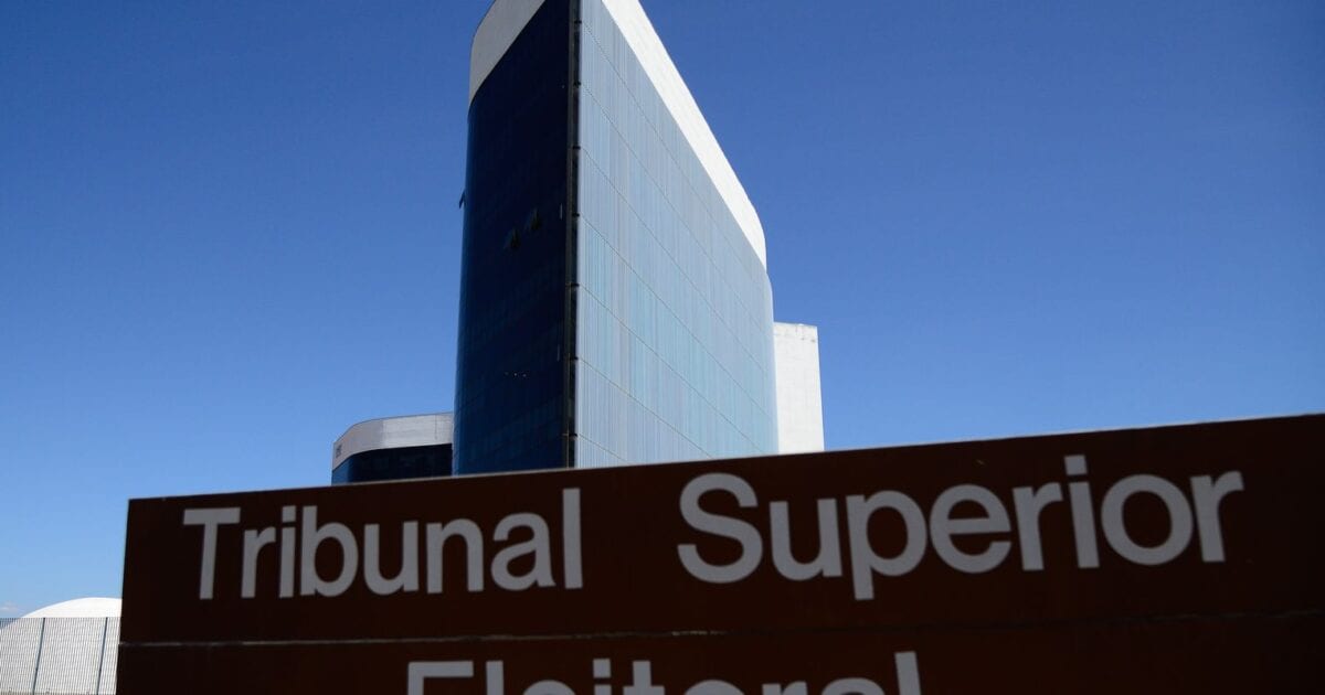 TSE julga registros das candidaturas à Presidência na segunda