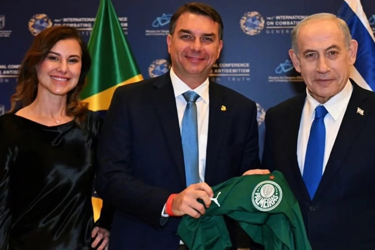 Netanyahu parabeniza Flávio Bolsonaro por vitória no 1º turno