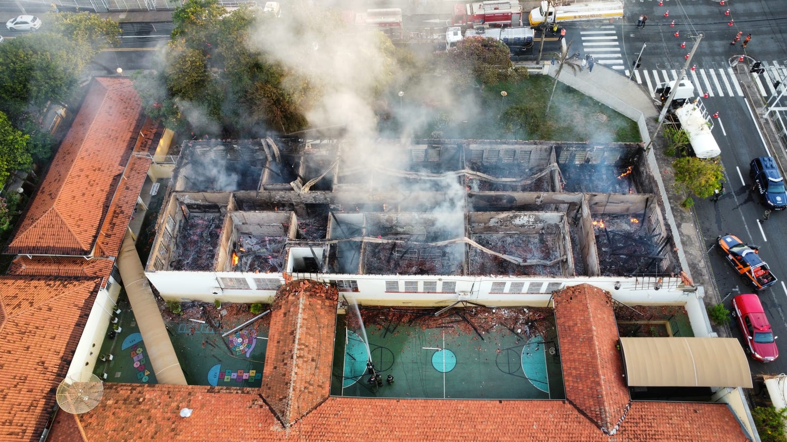 Limeira inicia processo para reconstruir escola histórica destruída por incêndio