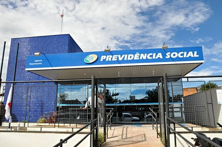 CHECAGEM | É falso que Lula acabou com o auxílio-reclusão após reeleição; benefício continua previsto em lei