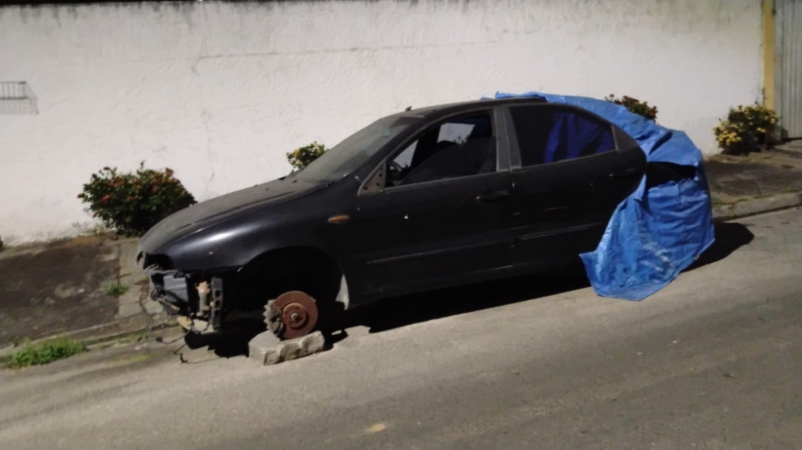 Santa Isabel prepara licitação para pátio de veículos abandonados