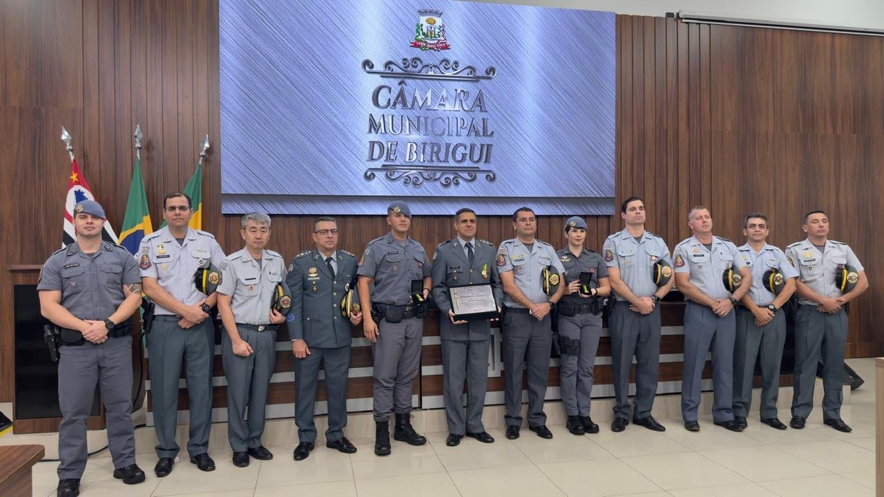 Policiais são homenageados em solenidade na Câmara Municipal de Birigui