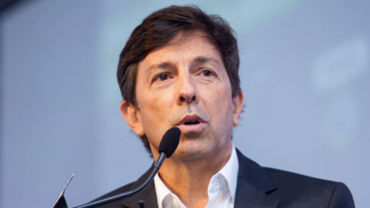 João Amoêdo declara voto em Lula e aponta riscos em eventual governo de Flávio Bolsonaro: "É conhecido apenas pelo sobre