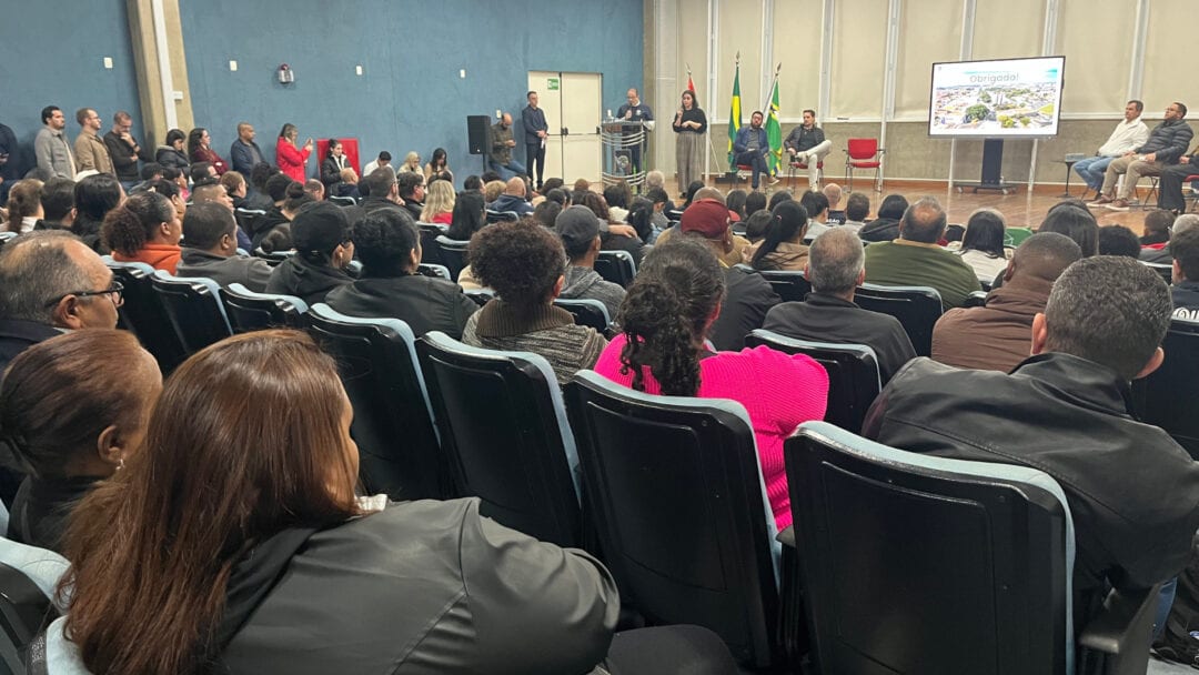 Paulínia entrega plano de habitação e projeta 400 novas moradias