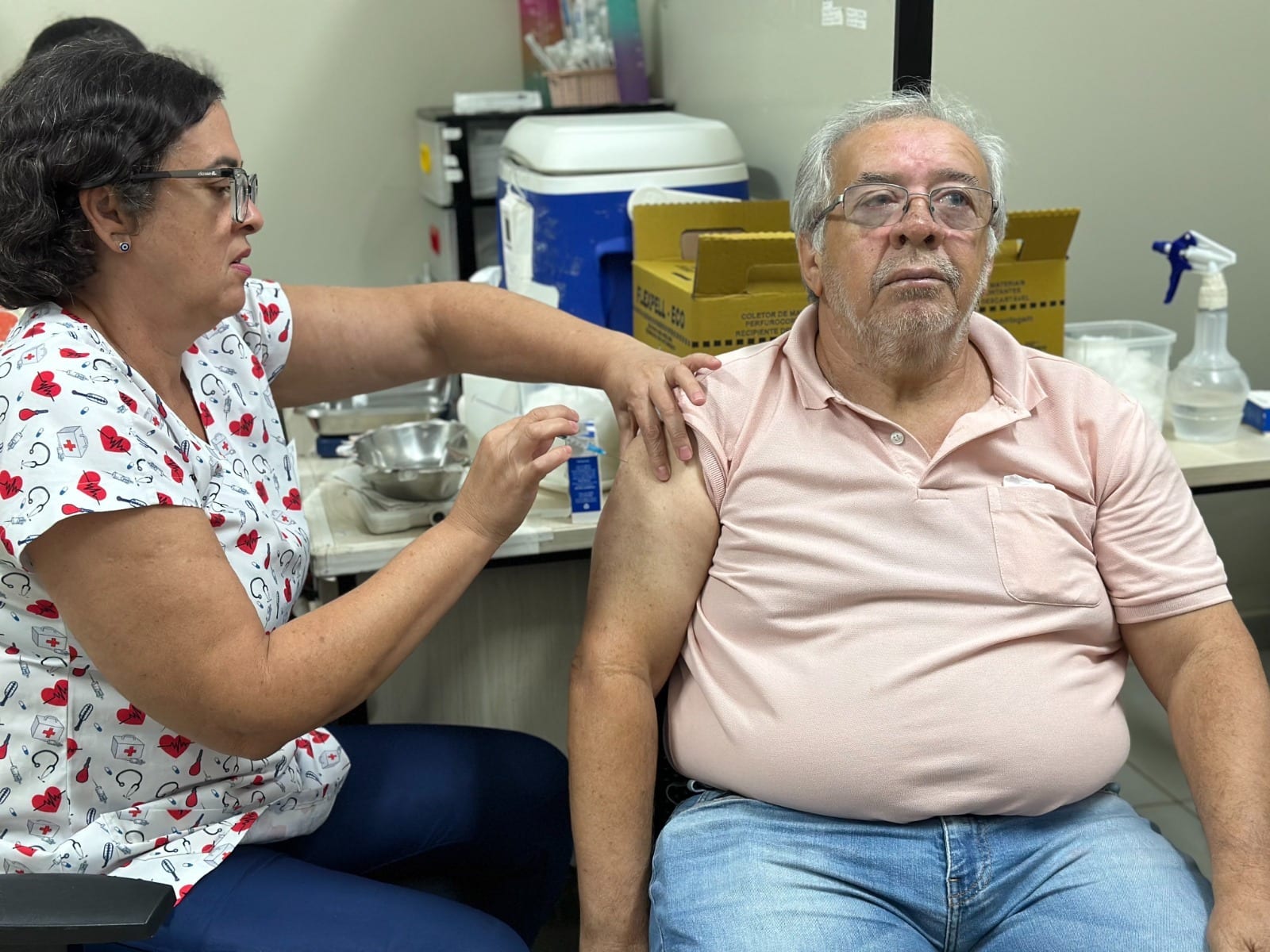 Goiânia vacina idosos a partir de 85 anos com Pneumo 20